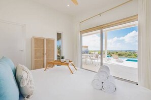 4 Schlafzimmer, Schreibtisch, Bügeleisen/Bügelbrett, Reisekinderbett