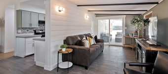 Desert Dream Stay with Pool - next to Joshua Tree