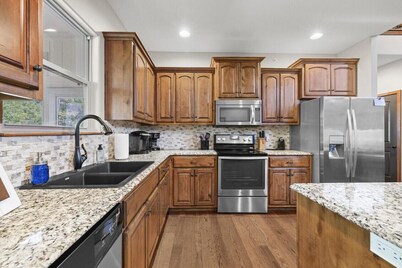 Pools | Lake | Hot Tub | Clubhouse -Sleeps 16