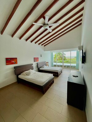 5 bedrooms, iron/ironing board, WiFi, bed sheets