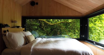 Luxury 1 bed Cabin & Outdoor Bath - 60 mins from Dublin - Go Analogue in Nature