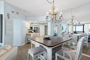 Appart'hôtel Familial, 3 chambres, accès piscine, vue plage | Restauration dans la chambre