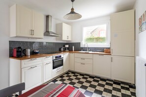 Réfrigérateur, micro-ondes, four, lave-vaisselle