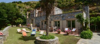 Holiday Home 'Vitali River House Andros' with Mountain View, Wi-Fi and Air Conditioning