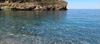 Holiday Home 'Vitali River House Andros' with Mountain View, Wi-Fi and Air Conditioning