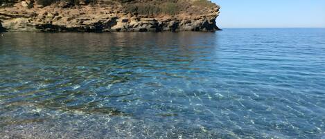 Una spiaggia nelle vicinanze