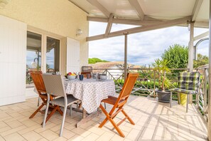Outdoor dining - Ecrin Marin - apt terrasse, bassin d'arcachon (La Teste-de-Buch)