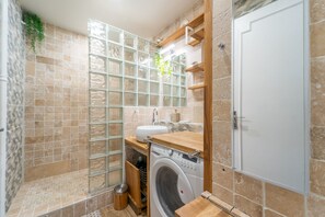 Free toiletries, hair dryer, towels