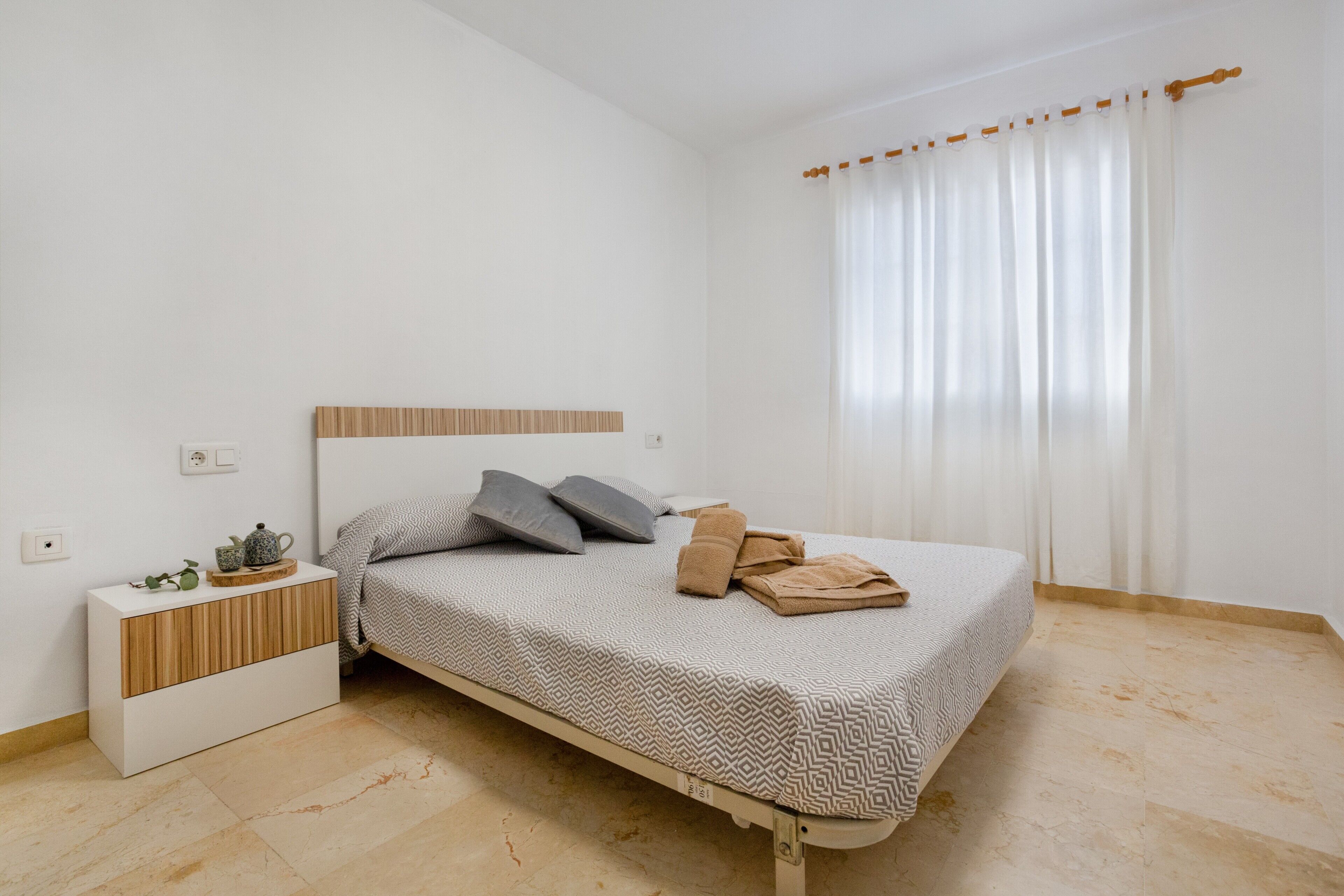 2 habitaciones, tabla de planchar con plancha y wifi gratis 