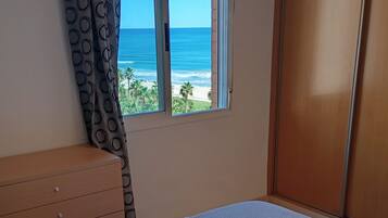 Apartment, Sea View, Corner | 3 bedrooms, iron/ironing board, free WiFi