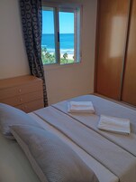 Apartment, Sea View, Corner | 3 bedrooms, iron/ironing board, free WiFi