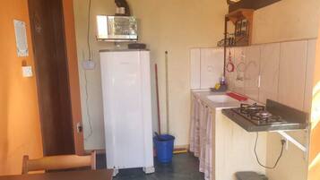 Chalet (Duplo) | Dapur pribadi | Lemari es, microwave, kompor, dan peralatan masak/sendok-piring