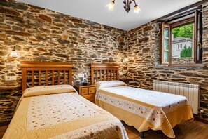 2 bedrooms, iron/ironing board, free WiFi, bed sheets - Apartment 'Nando' with Mountain View, Private Terrace and Wi-Fi (Boal)