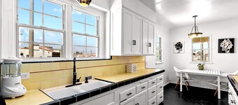 3 bed 3 full bath 5 min to SOFI w Lrg backyard, BBQ & FREE PARKING