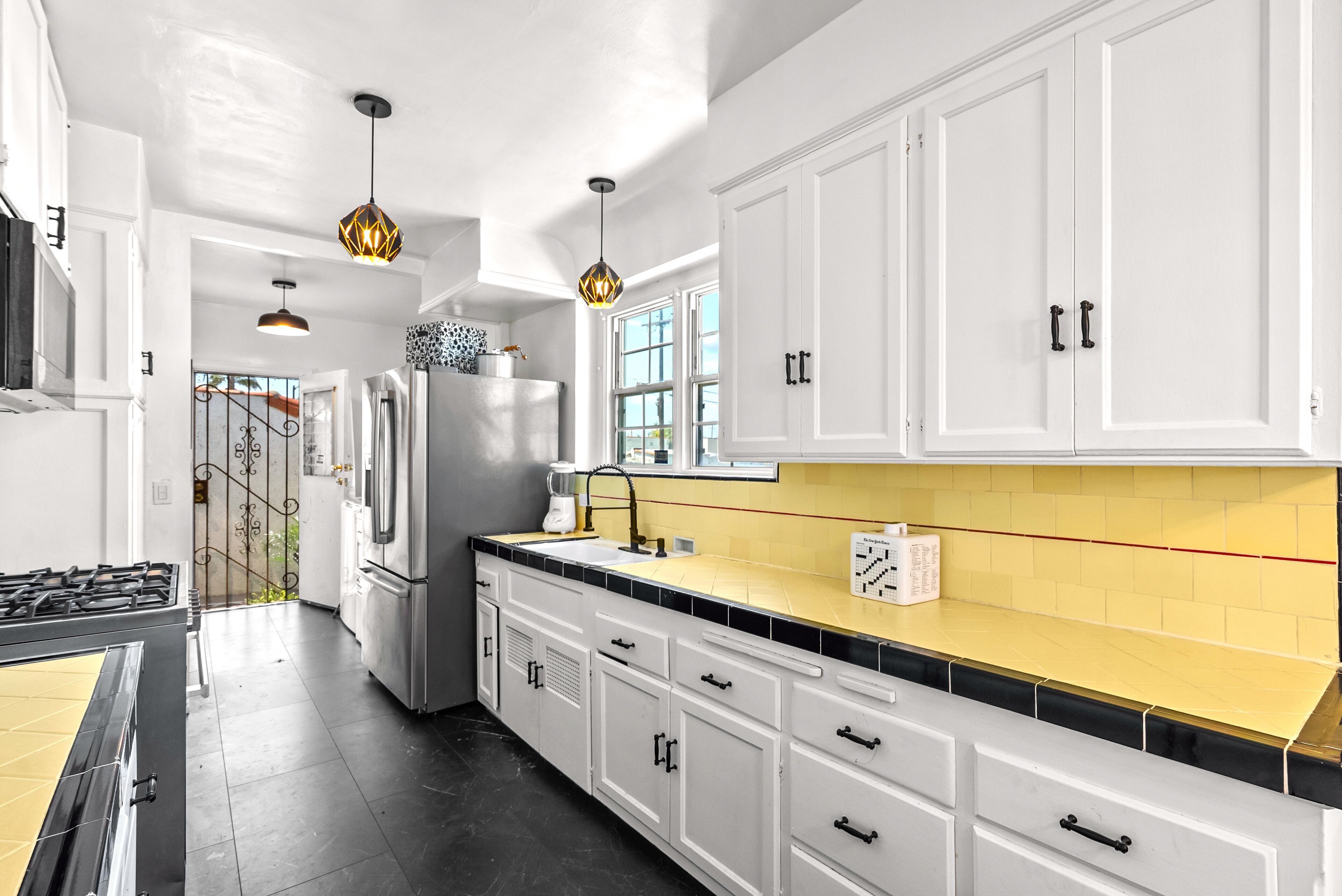 Mikroaaltouuni, uuni, liesi