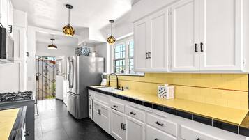 電子レンジ、オーブン、コンロ