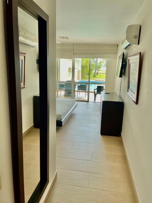 5 chambres, fer et planche à repasser, Wi-Fi, draps fournis