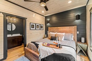 3 chambres, fer et planche à repasser, Wi-Fi gratuit, draps fournis