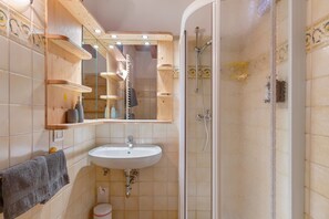 Bruser, hårtørrer, håndklæder