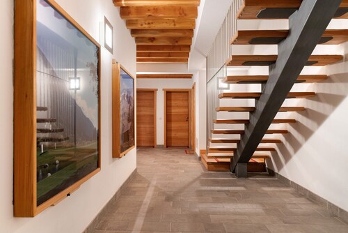 Apartment 'Dolomiti Deluxe - Bocenago' with Mountain View, Balcony and Wi-Fi