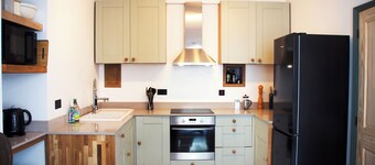 Boutique Holiday Let, Large, Light and Stylish, Centrally Located with Sea Views