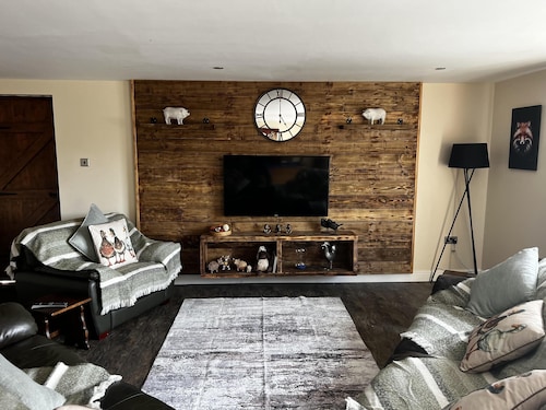 Luxury Country Lodge in Bretherton - Sleeps 4