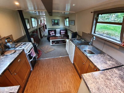 The Cru Houseboats