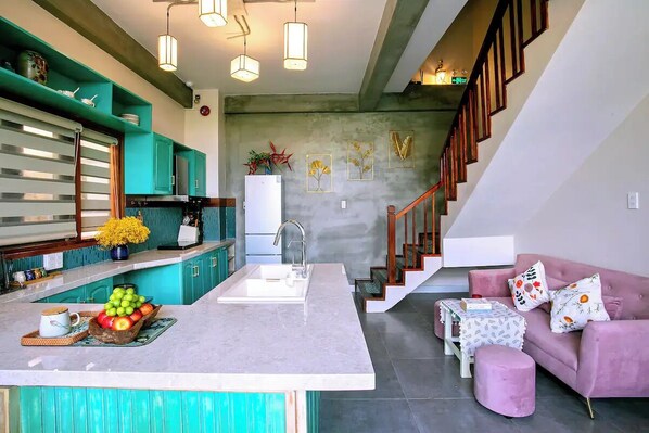 المنشأة من الداخل