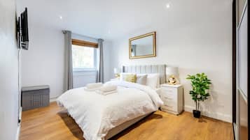 Apartment | 2 bedrooms, iron/ironing board, free WiFi, bed sheets