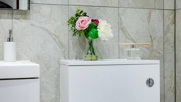 Apartment | Bathroom