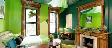 Strykejern/-brett, reiseseng for barn, wi-fi og sengetøy