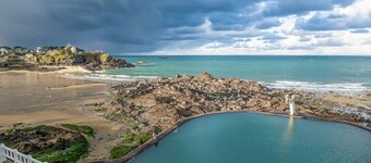 Holiday Home 'Gîte Entre Forêt Et Rivière' with Private Garden, Balneo and Wi-Fi