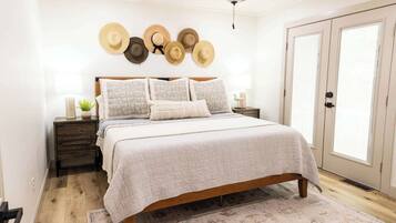 2 bedrooms, desk, iron/ironing board, travel cot