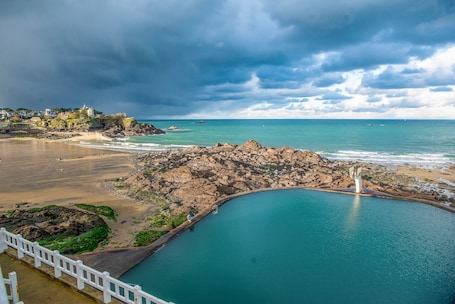 Beach. 'Annexe de petit Echo de la mode' – Peaceful Cottage with Private Garden, Wood Stove, Wi-Fi