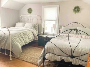 4 bedrooms, WiFi, bed sheets