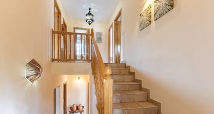 Holiday Home 'Chalet El Castillo' with Private Pool, Wi-Fi and Air Conditioning