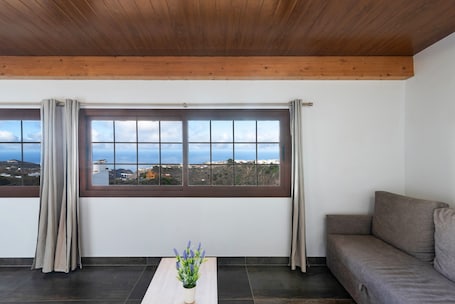 TV. Vacation Home 'El Mirador 2' with Sea View, Wi-Fi and Radiator Heating