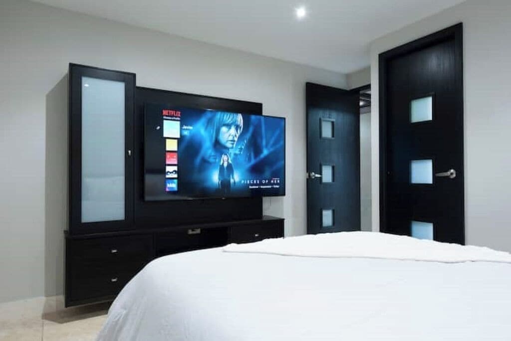 3 quartos, ferros/tábuas de passar roupa, Wi-Fi, roupa de cama