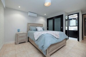 3 chambres, fer et planche à repasser, Wi-Fi, draps fournis