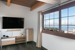 Interior - Holiday Home 'Vv El Mirador' with Sea Views, Wi-Fi and Air Conditioning (Guía)