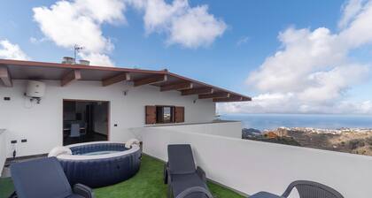Holiday Home 'Vv El Mirador' with Sea Views, Wi-Fi and Air Conditioning