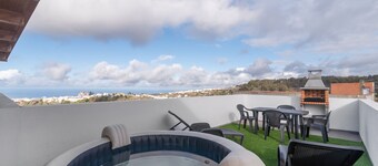 Vacation Home 'Vv El Mirador' with Sea View, Wi-Fi and Air Conditioning