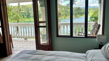 3 soverom, wi-fi (inkludert) og sengetøy