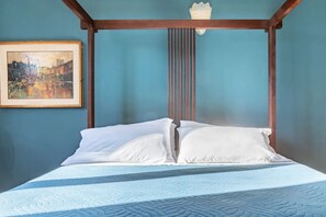 1 bedroom, desk, iron/ironing board, travel cot - San Giorgio Apt - a perfectly charming house for discovering Bologna's culture. (Bologna)