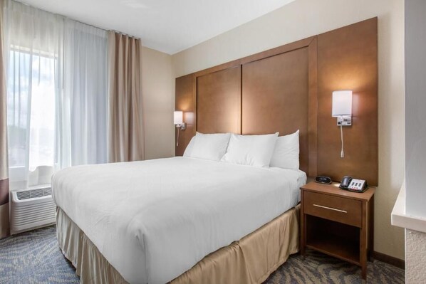 1 bedroom, WiFi, bed sheets - King Suite - Accessible/Non-Smoking (Austin)