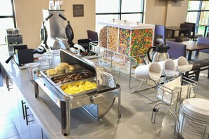 Dining - King Suite - Accessible/Non-Smoking (Austin)