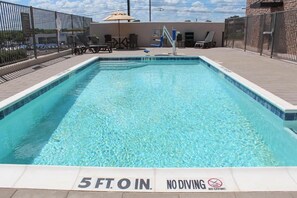 Pool - King Suite - Accessible/Non-Smoking (Austin)