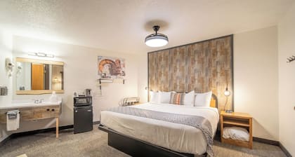 Hansen Inn & Cabins, Room, Single King, Ground Floor, Dog Friendly, No Smoking