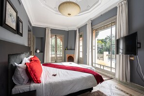 4 bedrooms, WiFi, wheelchair access