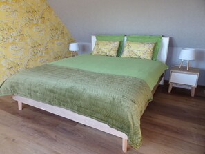 1 quarto, escrivaninha, Wi-Fi de cortesia, roupa de cama